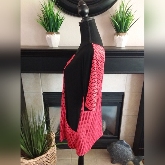 Coral and Black Tunic Top - Picture 6 of 11